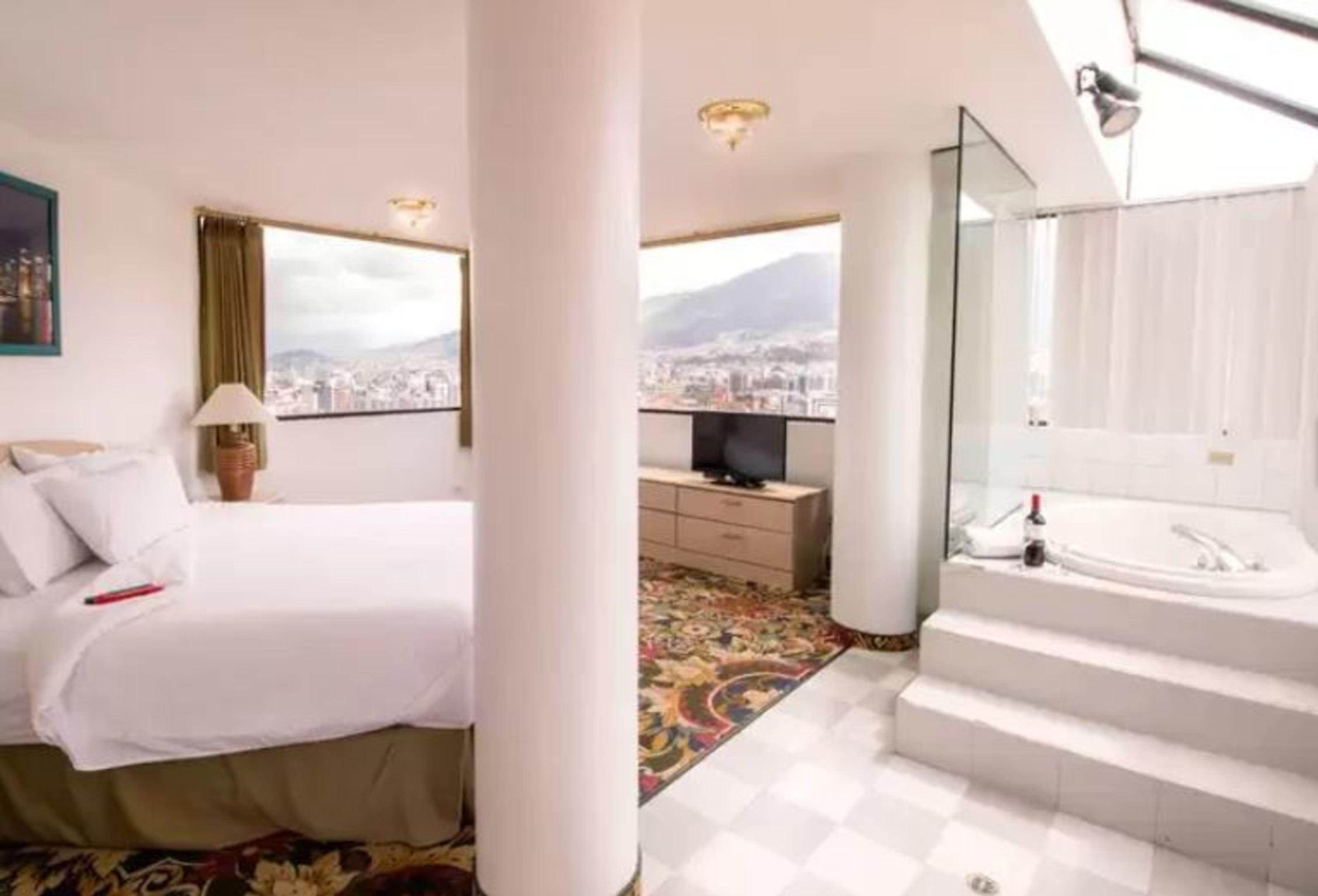 Stanford Suites Hotel Quito Zewnętrze zdjęcie